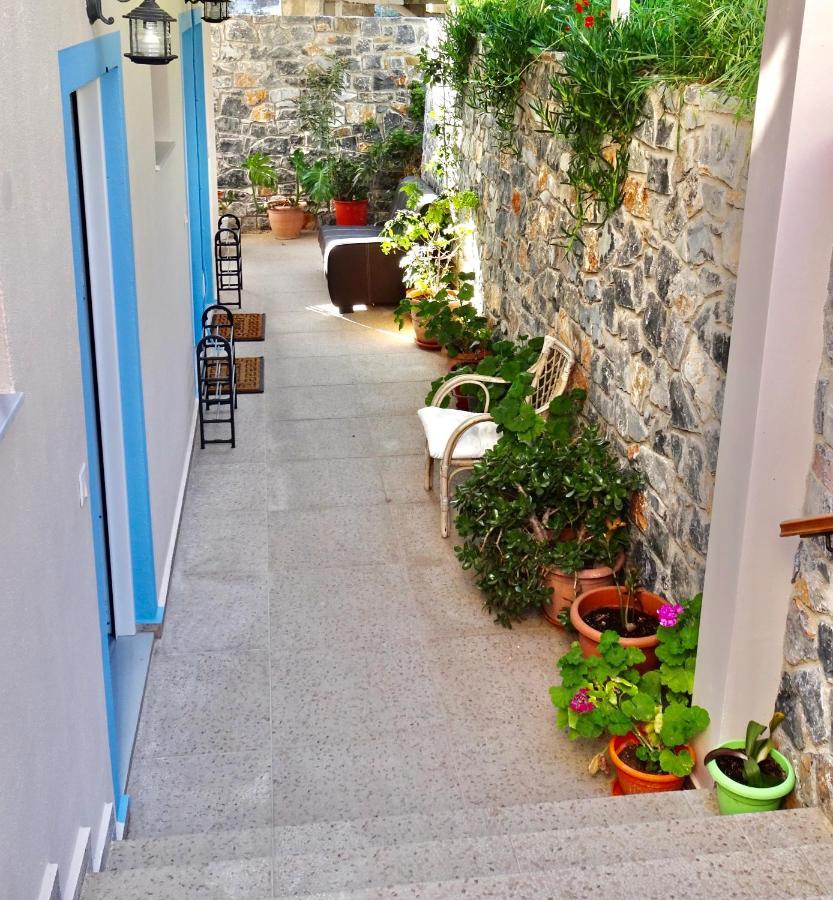 Faros Apartment *
